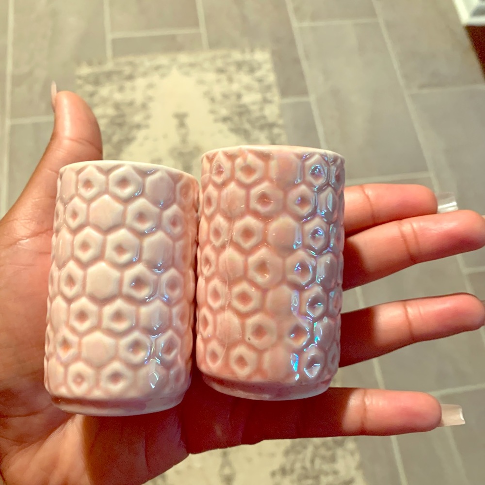 Salt N’ Pepper shakers!